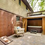 Poconos Family Getaway With Game Room And Hot Tub!