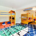Poconos Family Getaway With Game Room And Hot Tub!