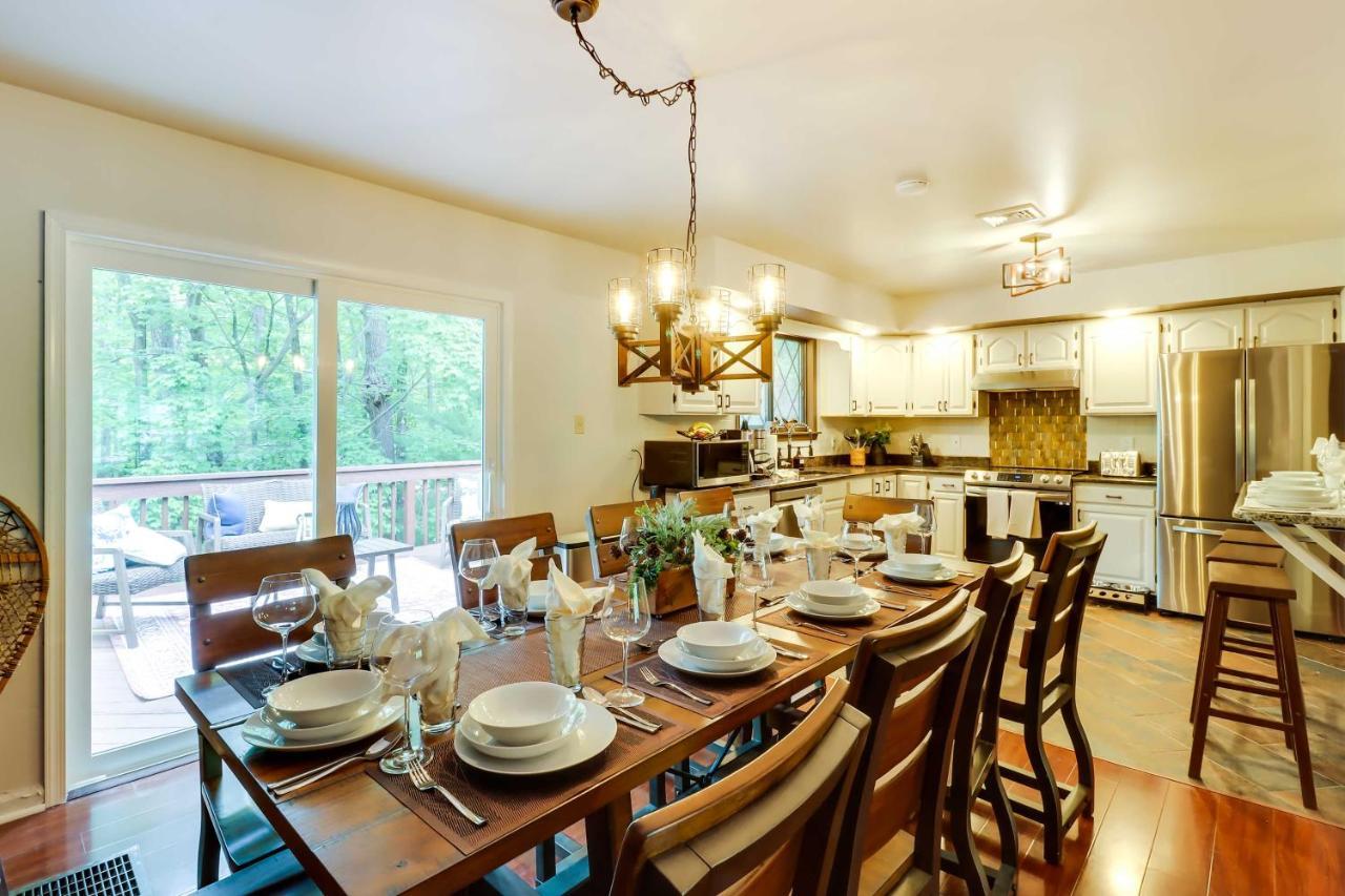 Poconos Family Getaway With Game And Hot Tub! Holiday home