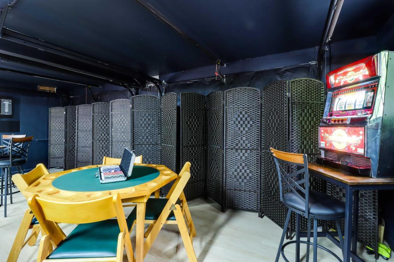 Holiday home Poconos Family Getaway With Game And Hot Tub! East Stroudsburg