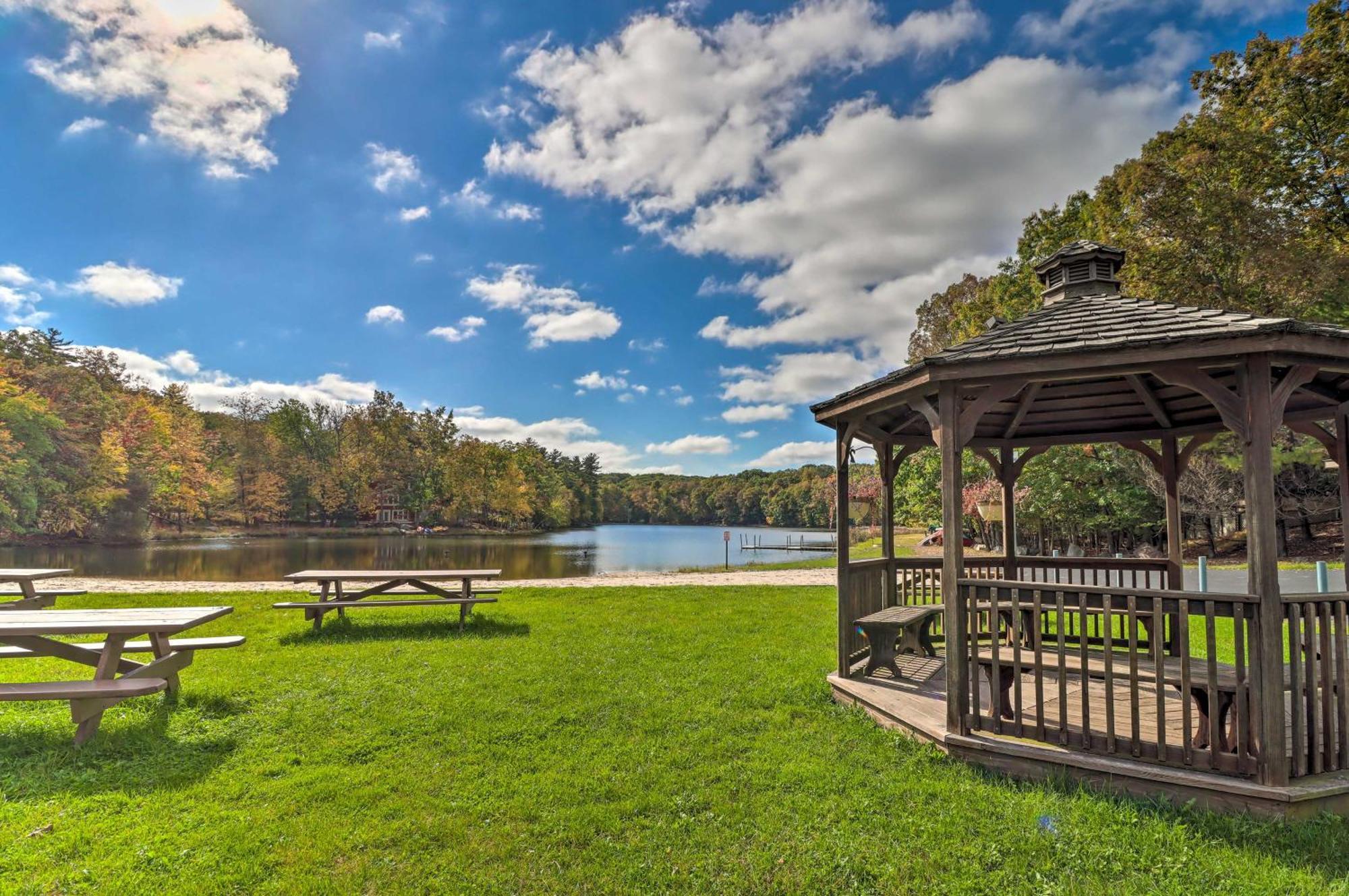Poconos Family Getaway With Game And Hot Tub! * East Stroudsburg