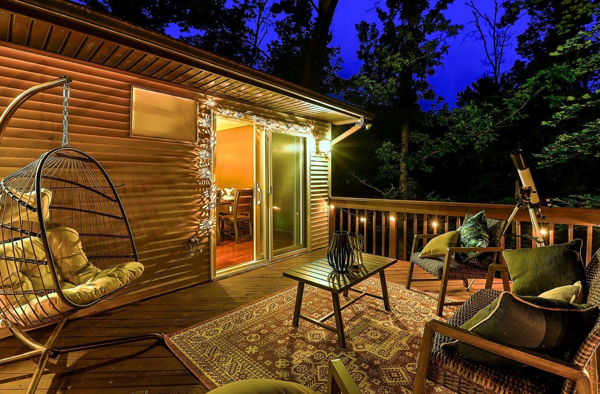 Poconos Family Getaway With Game And Hot Tub! Holiday home